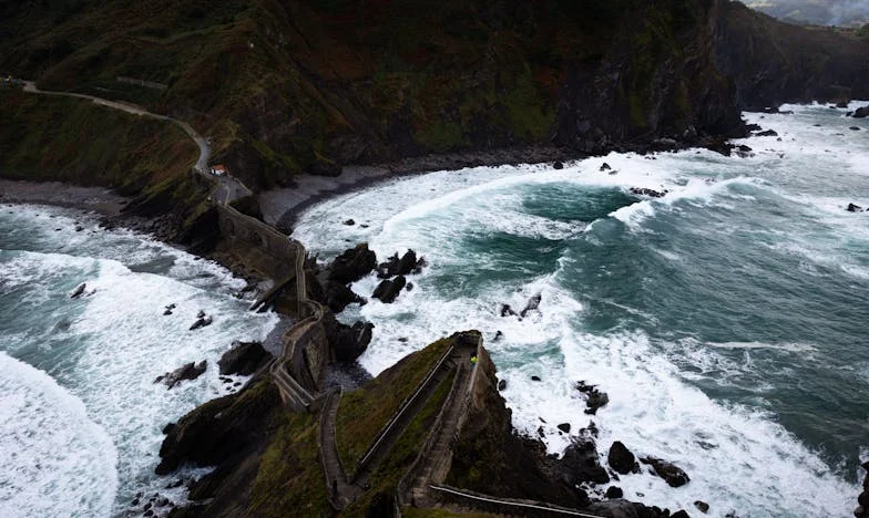 Mon mari, son portefeuille et ma cage : Comment j'ai survécu à un mariage qui m'étouffait