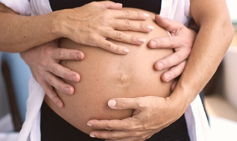 Quand je suis rentrée chez moi, un inconnu dormait dans mon lit : Chronique d'une famille parisienne au bord de l'implosion