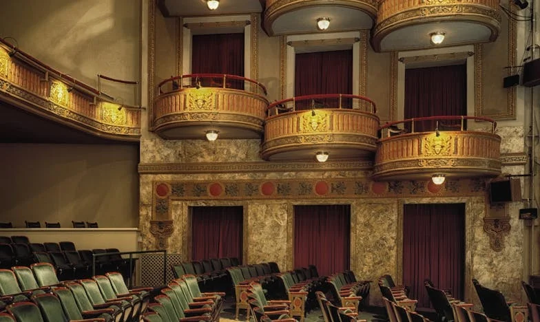 Quand mon mari m’a abandonnée à la maternité : La force d’une femme française