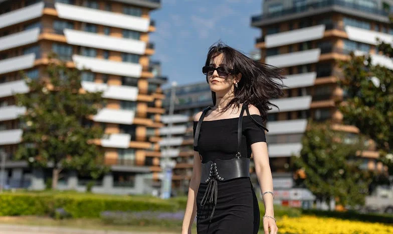 Entre le Devoir et le Bonheur : Le Dilemme d'une Mère Française