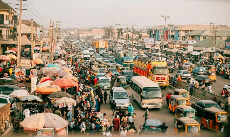 Je n'ai jamais marché jusqu'à l'autel : Quand mon fiancé et son père ont vendu notre appartement dans mon dos