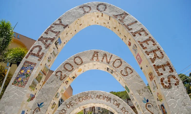 Quarante ans de silence : le retour d’un passé enfoui