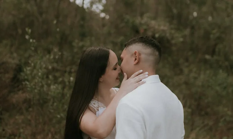 Sous le Règne de ma Belle-Mère : Vivre à l'Ombre de l'Horloge
