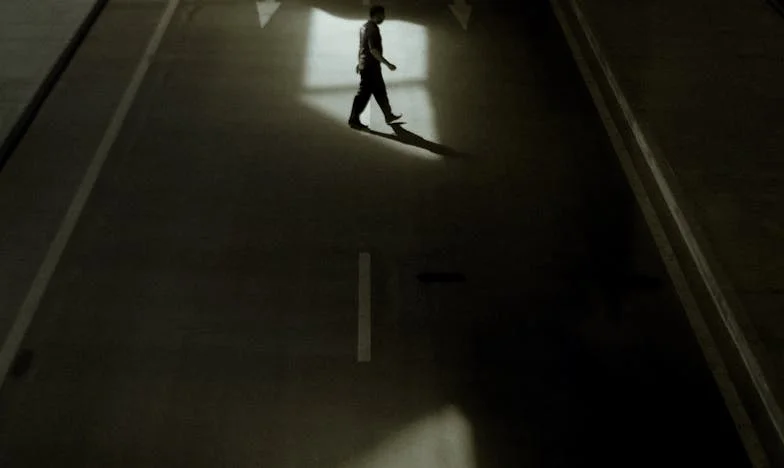 Entre Deux Mères : Le Poids du Devoir et de la Culpabilité