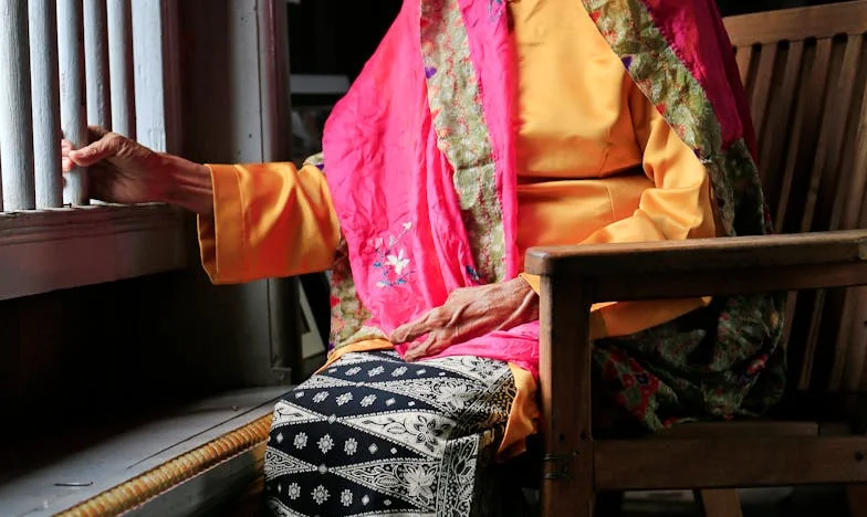 « Entre Deux Toits : Quand Ma Belle-Mère S'Invite Chez Nous Après la Naissance de Notre Fille »