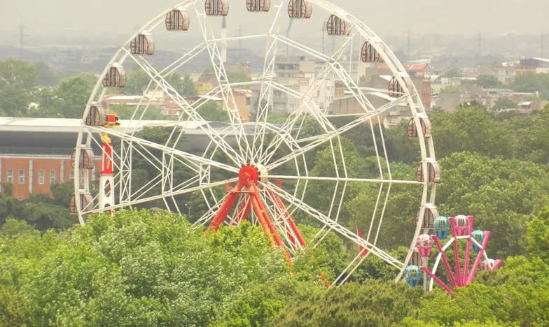 Deux ans après avoir épousé un homme divorcé : Quand sa fille s'invite dans notre vie, l'amour peut-il survivre ?