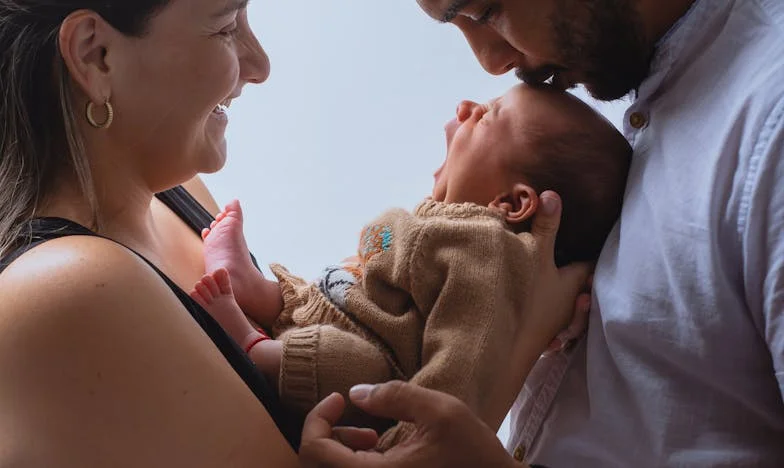 Entre deux feux : Quand la famille devient un fardeau insupportable