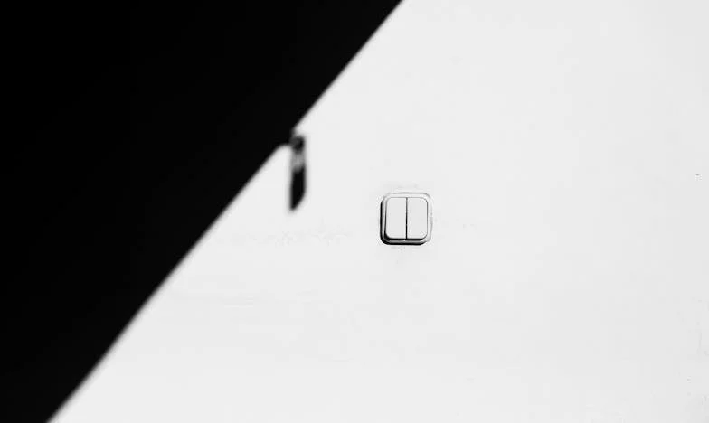 Maman, pourquoi tu ne m’as jamais prise dans tes bras ?