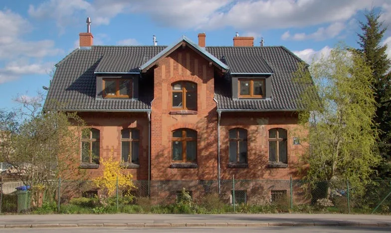 « Non, on n’achète pas ce canapé. Et sûrement pas cette table ! » – Comment un crédit immobilier a brisé ma famille