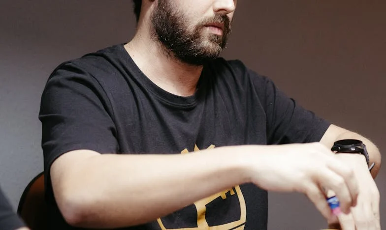 Quand l’amitié vacille : L’histoire de Camille et Élodie face au bouleversement de la maternité