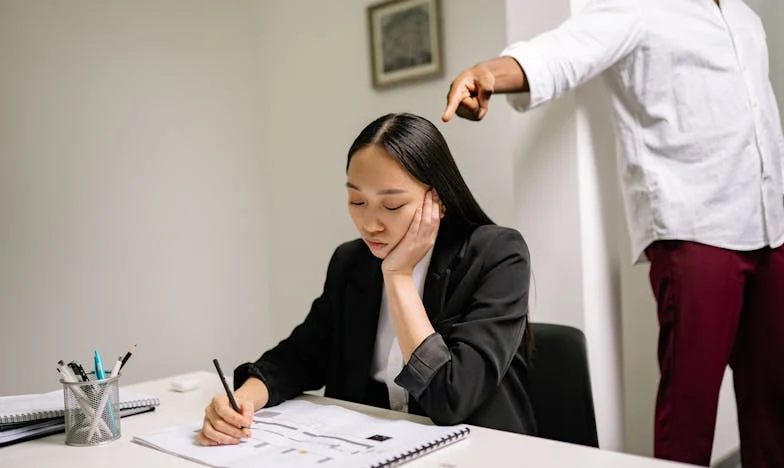 Toujours la Forte : Le Poids Invisible de l'Épaule sur Qui Tout Repose