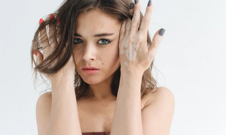 Deux visages, une vérité : Quand le destin frappe à la porte