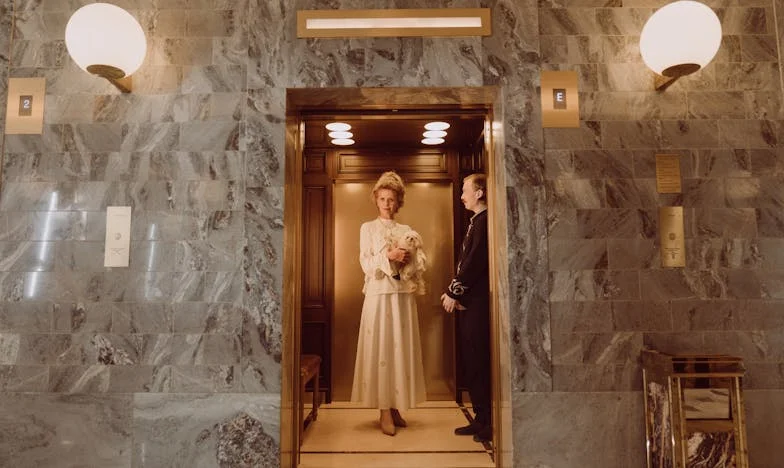 Une Nuit à la Commissariat : Quand les Apparences Trompent