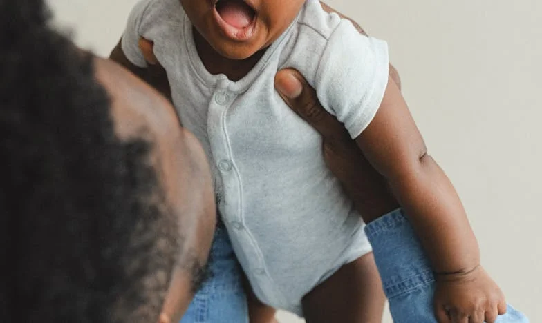 Au secours ! Mes parents veulent s’installer chez nous pour un an !