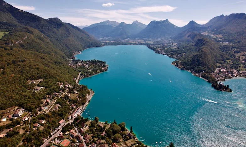 « Ce n’est pas un hôtel ! » – Comment ma famille a volé ma paix au bord du lac et pourquoi j’ai dû apprendre à dire « non »