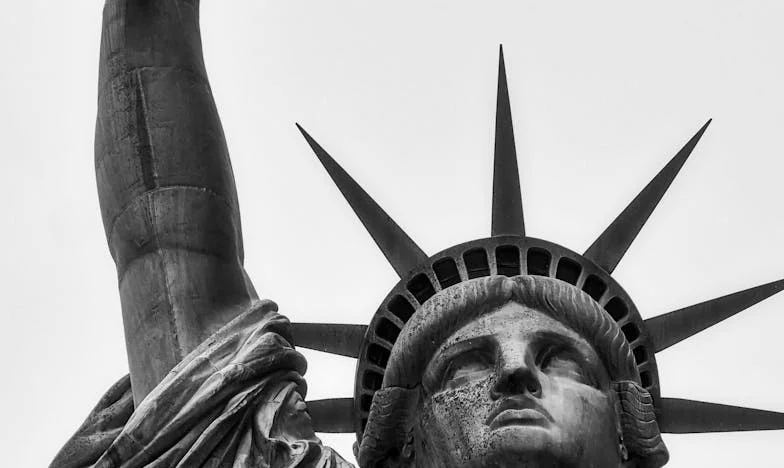 Entre Deux Feux : Le Poids d'une Dette Familiale