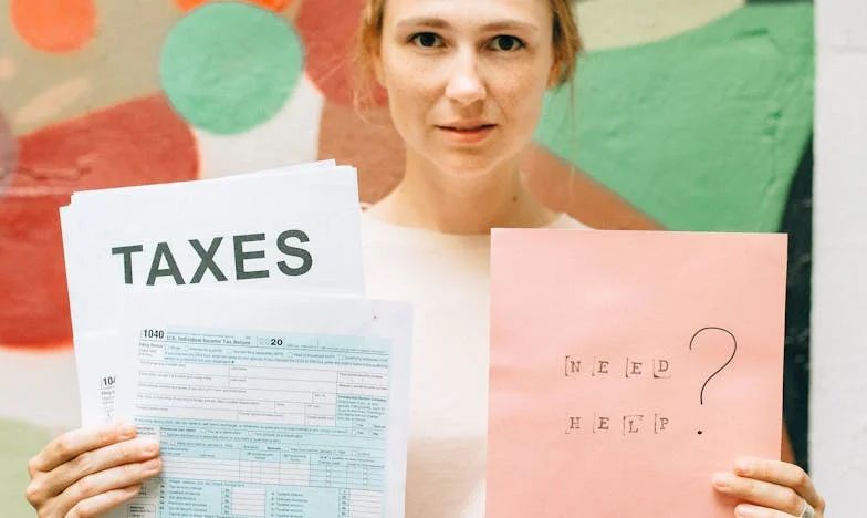 Entre Deux Feux : Quand Mon Mari Me Demande de Chasser Ma Mère de Chez Nous