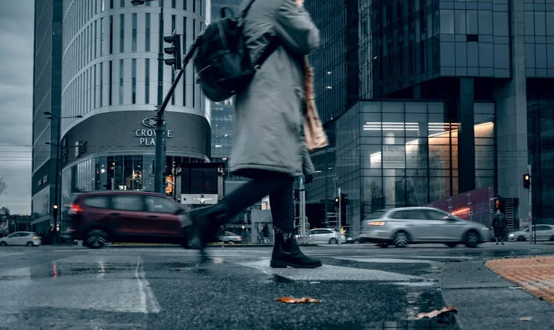 Les ciseaux du destin : Les réussites d’une mère que personne ne voit