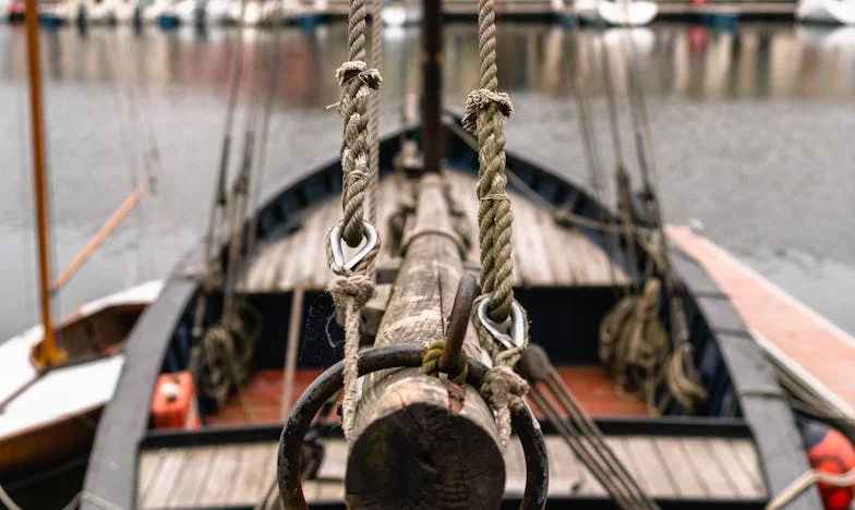 Mon mari, son portefeuille et ma prison : Histoire d’un mariage sans liberté