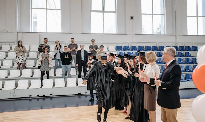 Deux fois brisée : Comment ai-je pu faire confiance à ma propre mère ?