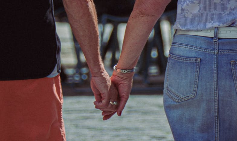 Je suis enceinte, mais mon fiancé refuse de m’épouser – sa mère l’encourage, son père me soutient. La famille peut-elle tout détruire ?