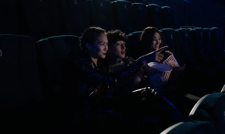 Le Cadeau de Dernière Minute : Entre Amitié et Maladresse