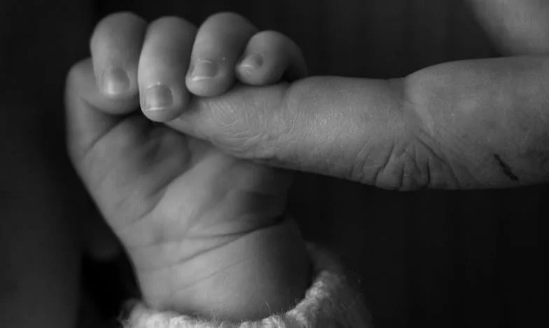 Le jour où ma fille m’a demandé si ses rêves comptaient : une famille française face à l’école et à l’avenir