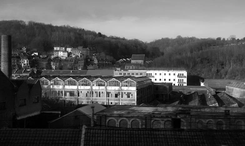 Mon mari m’a volé ma carte bancaire pour emmener sa maîtresse en vacances : tout a éclaté à l’aéroport