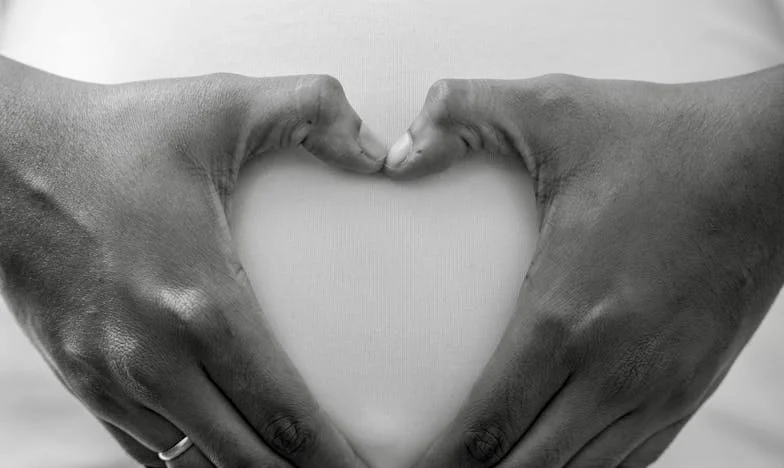 Écartelée entre deux vies : l’amour filial ou ma propre famille ?