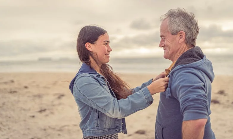 « J’ai dû mettre ma fille et mon gendre dehors. Je voulais juste aider, et me voilà rejetée » : L’hospitalité qui a détruit mon foyer