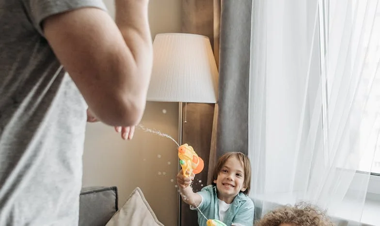 « Laisse-moi tranquille, papa ! » — L’histoire d’un père et d’un fils que l’argent a séparés