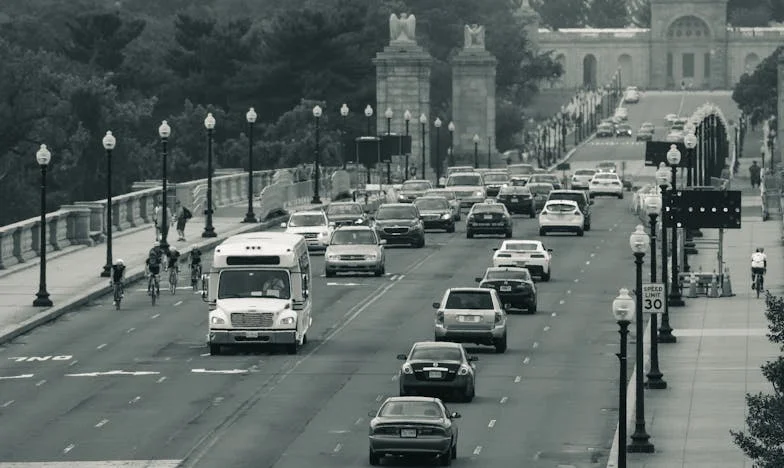 Puertas Cerradas: El Último Invierno de Don Julián