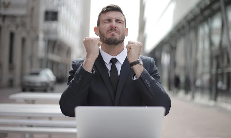 Una carta inesperada: entre la sangre y el dinero