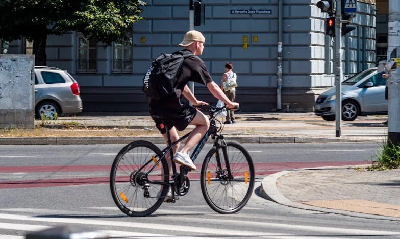 Dejando a Mi Familia Atrás: Mi Hermano Piensa que Soy Egoísta, Pero No Me Arrepiento