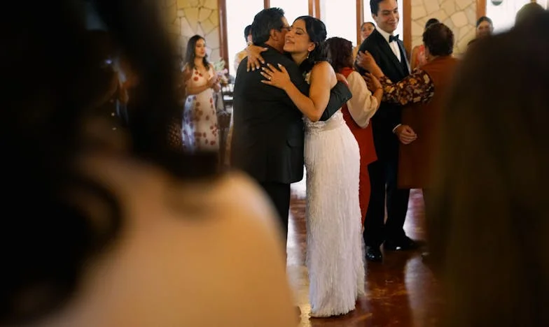 El día que mi padre apareció con sus maletas: secretos, reproches y la familia al límite