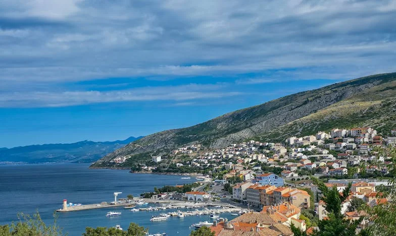 La casa es nuestra, pero no lo es: Verdades sobre familia, dinero y traición