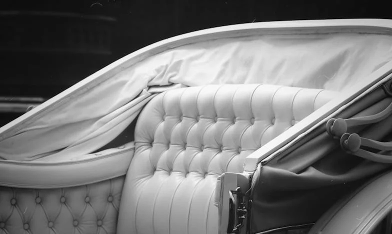 Entre las Sombras de Mamá: Una Vida Propia