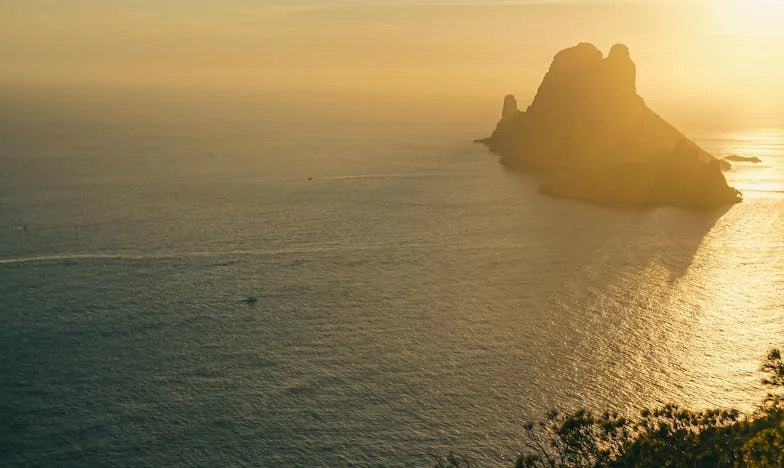 La Cómoda de la Discordia: Entre Mi Hijo, Mi Nuera y Yo