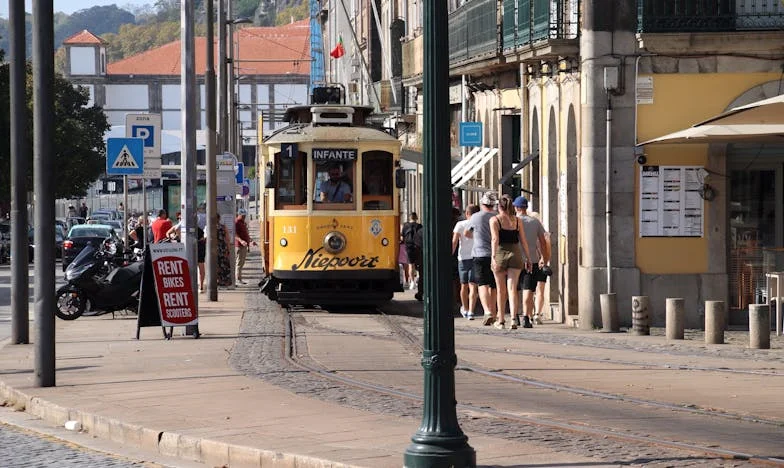 La sombra de la soledad: Confesiones de una madre en Madrid