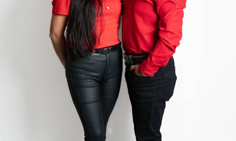 Cuando el silencio pesa más que las palabras: Una madre entre dos generaciones