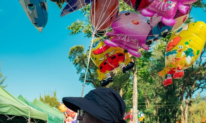 En la sombra de la nueva esposa: El precio de ser madre en Madrid