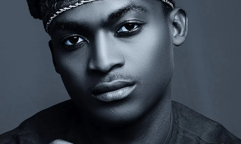 La Sombra de la Preferencia: El Silencio de Lucía