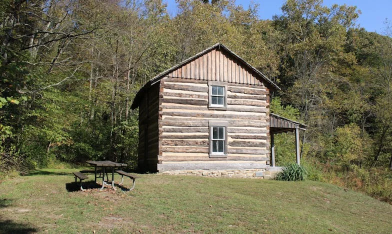 Un Secreto en el Forro: El Día que Encontré una Carta en un Vestido de Segunda Mano