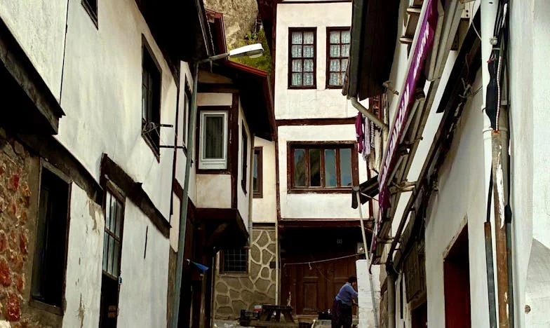 Cuando el amor duele: Confesiones de una mujer de Madrid