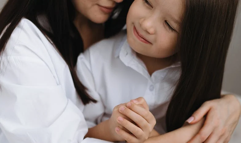 Entre las paredes de mi infancia: vivir con mi madre mayor y sentirme atrapada