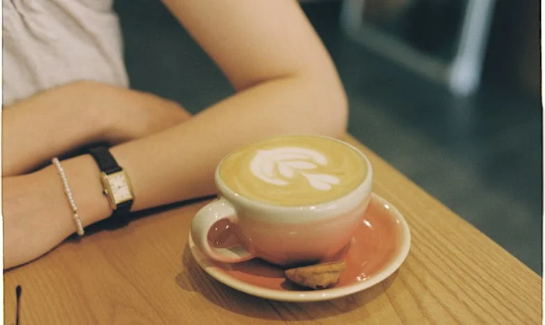 Mentiras, silencios y un nuevo comienzo – El viaje de una mujer madrileña hacia sí misma