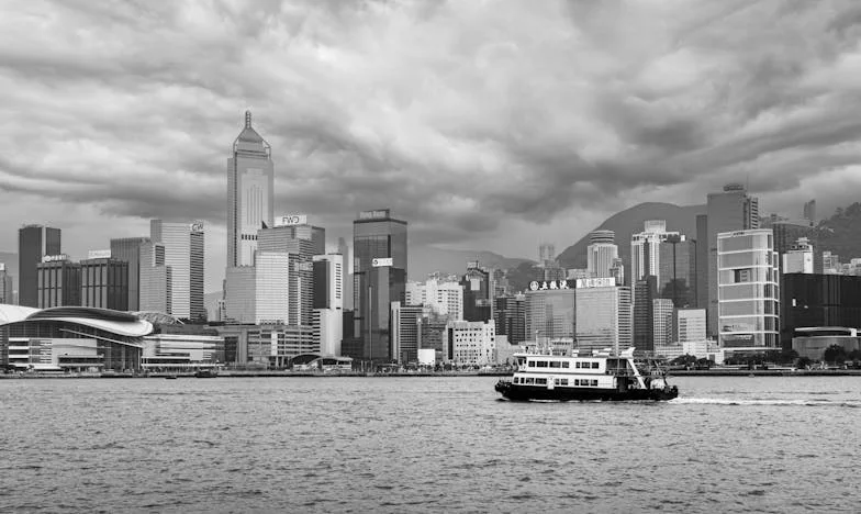 Cerré los ojos a sus infidelidades — hasta que caí en la calle y descubrí quién estaba realmente a mi lado