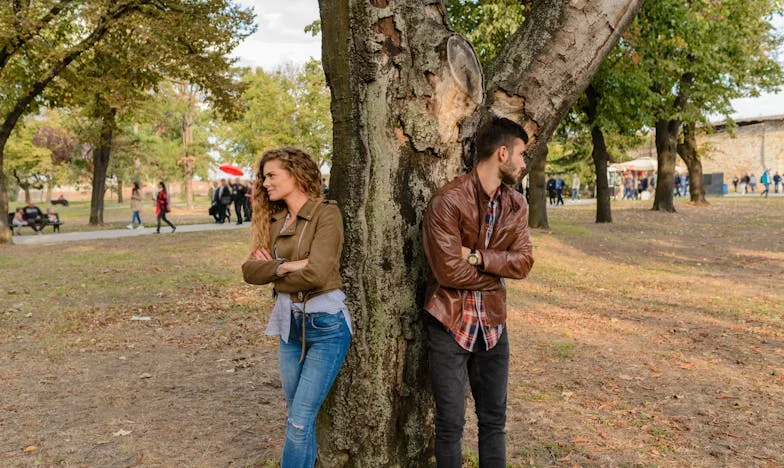 El día que la verdad llamó a mi puerta: una historia de traición y valentía