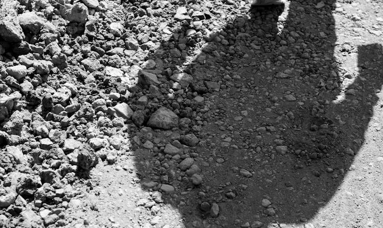 Mi hija ya no es mía: El desgarrador relato de una madre española que pierde a su hija por una relación tóxica