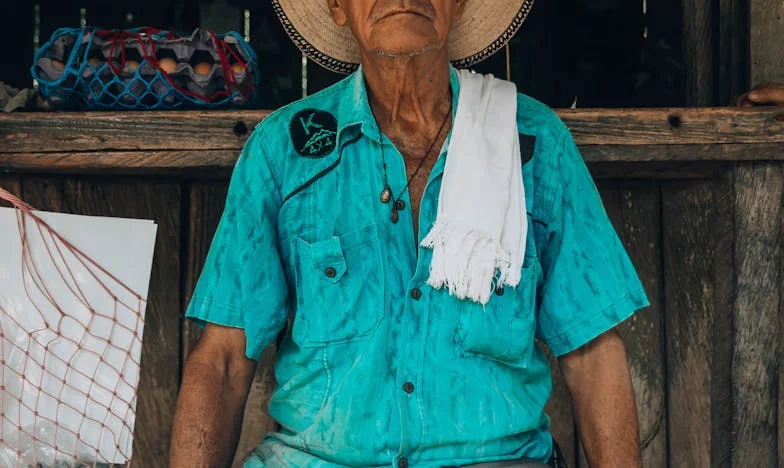 Setenta años y un hogar lleno de ausencias: Mi vida invisible entre los míos